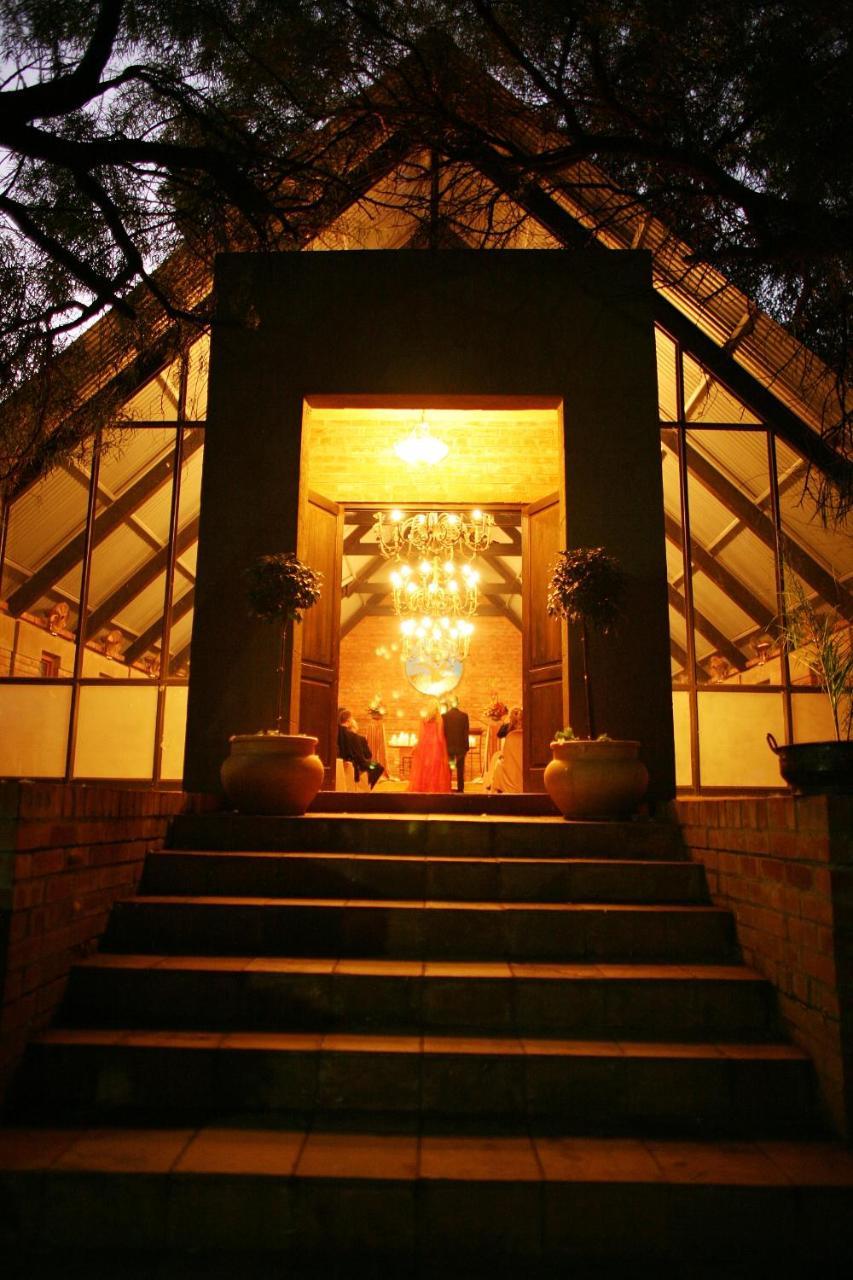 Ilanga Estate Hotel Bloemfontein Buitenkant foto